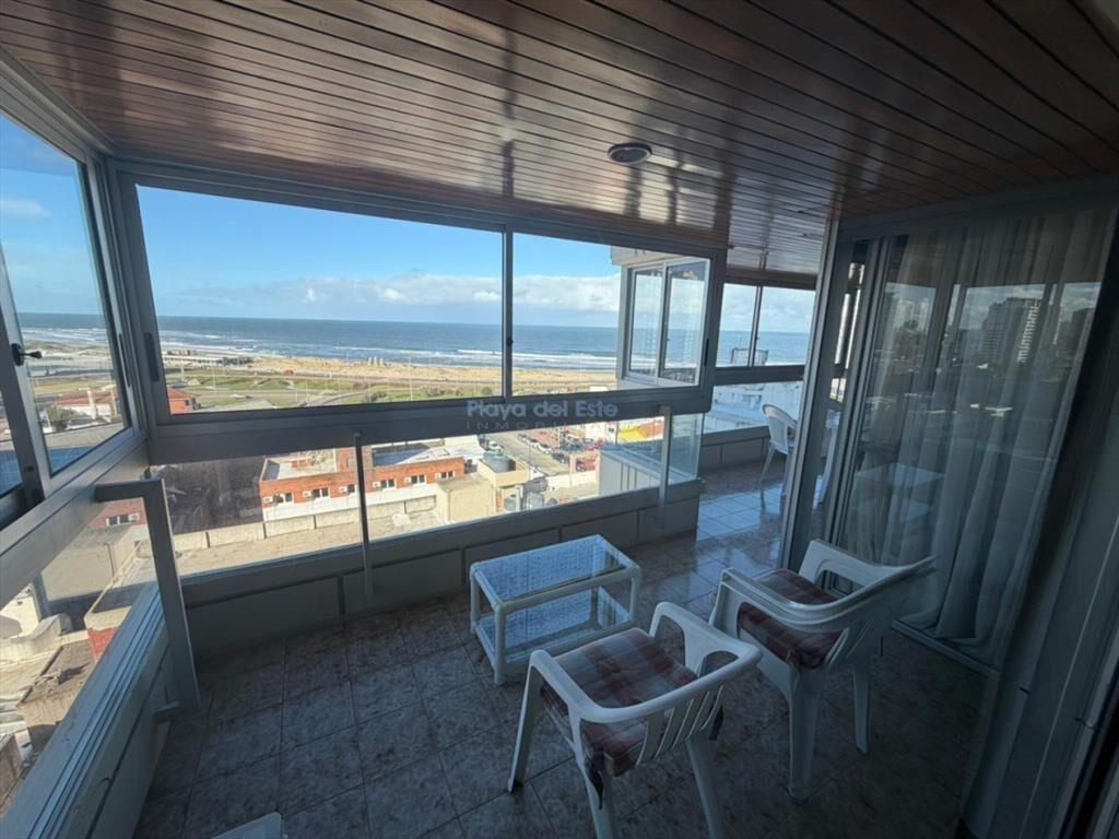 Apartamento de 3 dormitorios en alquiler anual e