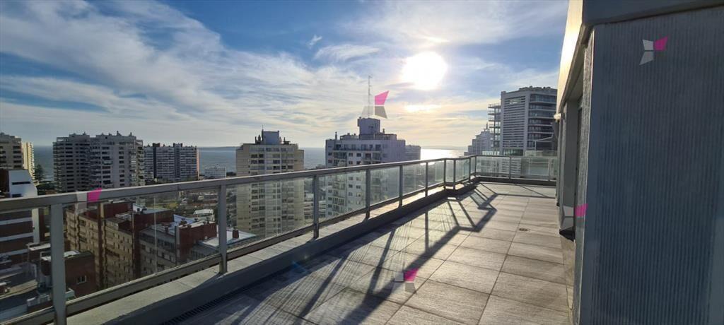 VENTA DE APARTAMENTO DE 2 DORMITORIOS FRENTE AL MAR EN BRAV