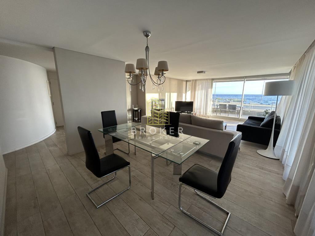 Venta Departamento tipo Casa! 3 suites frente al