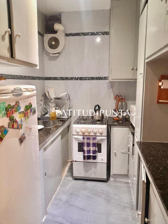Apartamento 1 dormitorio y medio. Mansa