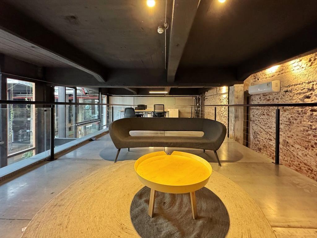 - ALQUILER -OFICINA - COWORK - TODO INCLUIDO - TRES CRUCES-