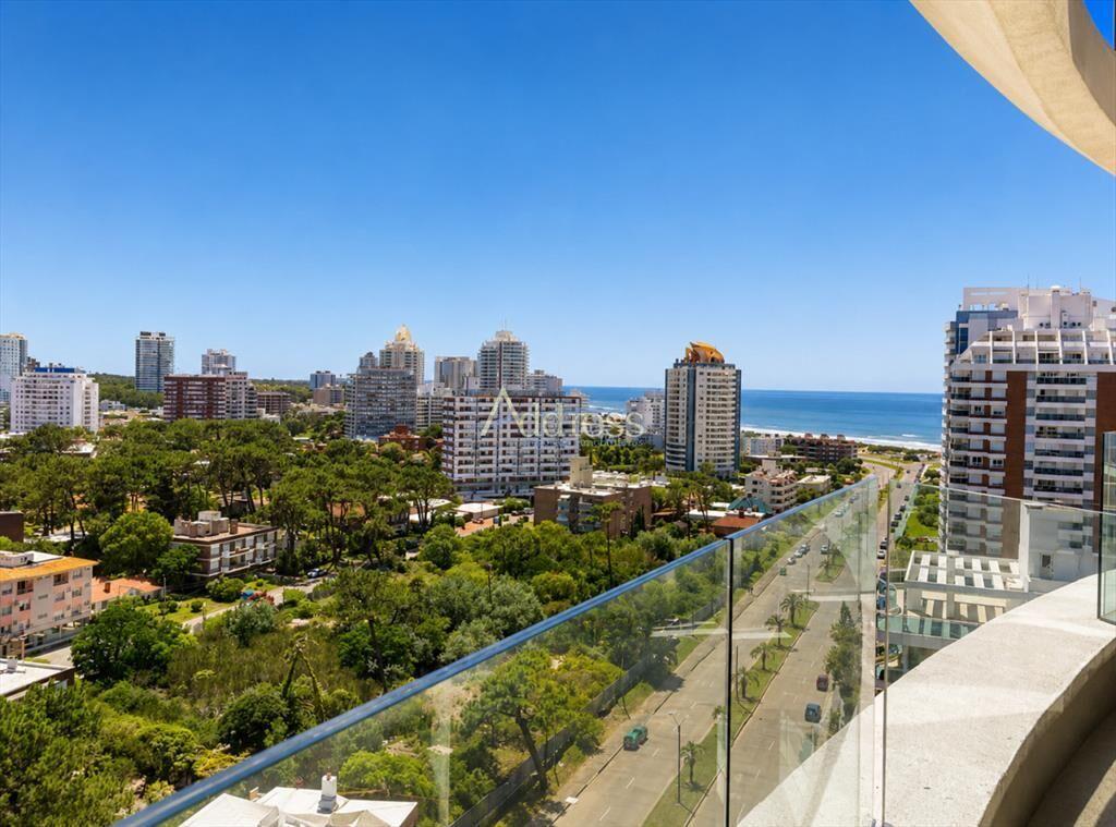 Exclusivo apartamento de 3 dormitorios con vistas