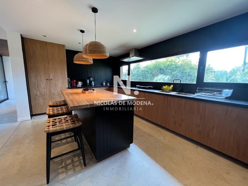 Venta de casa de 4 dormitorios en Pinar del Faro,