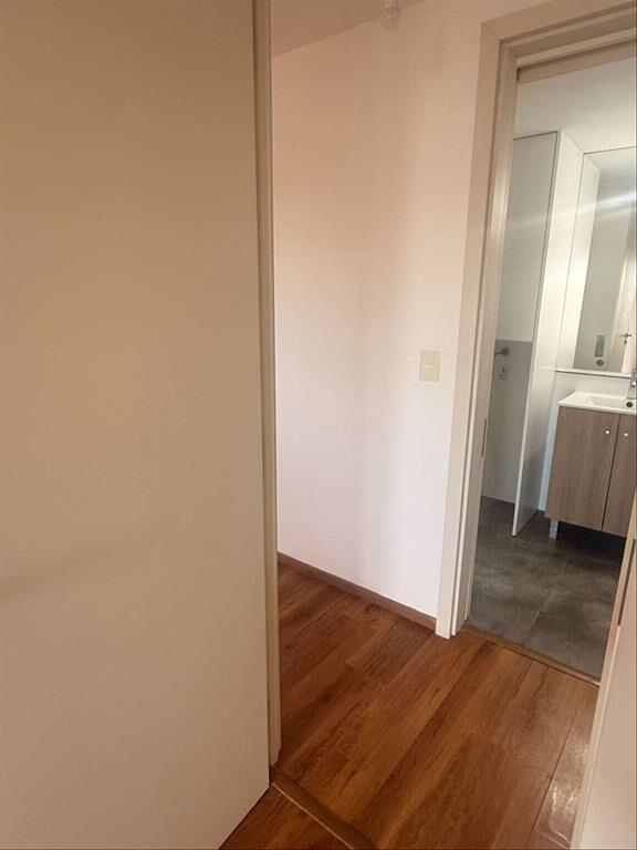 Apartamento en alquiler 2 dormitorios y balcón al frente, a