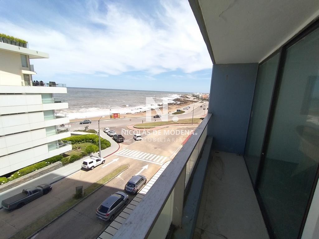 apartamento con vista a playa brava zona de