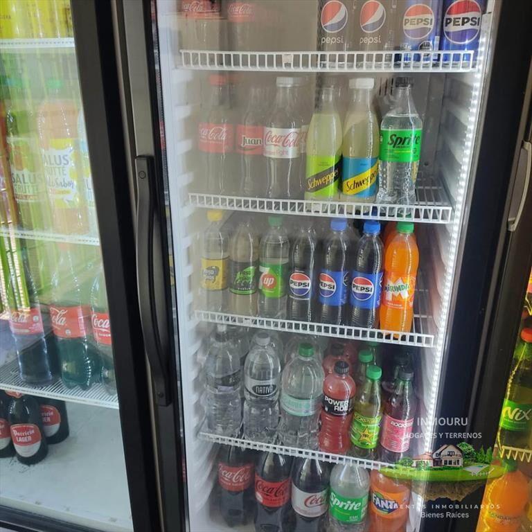 Se vende llave comercial en Tres Cruces