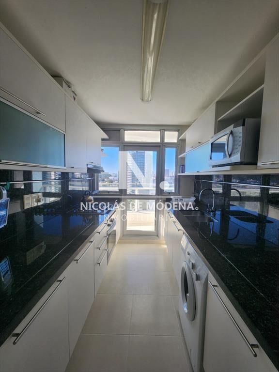 Vende apartamento de 3 dormitorios en Mansa- Punta del Este