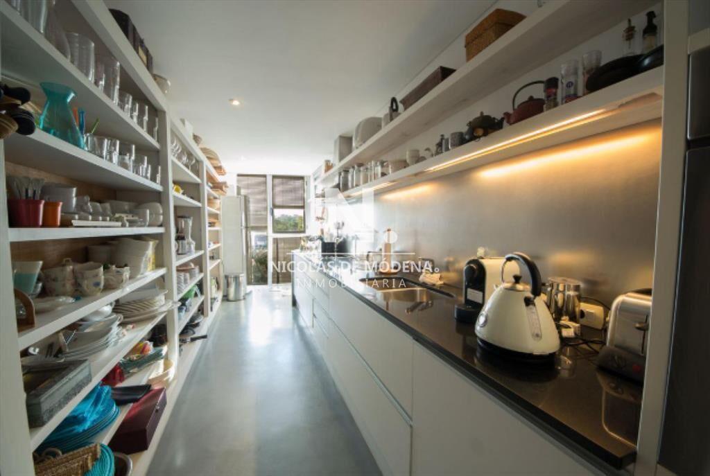 Vende Exclusivo apartamento de 4 dormitorios al a