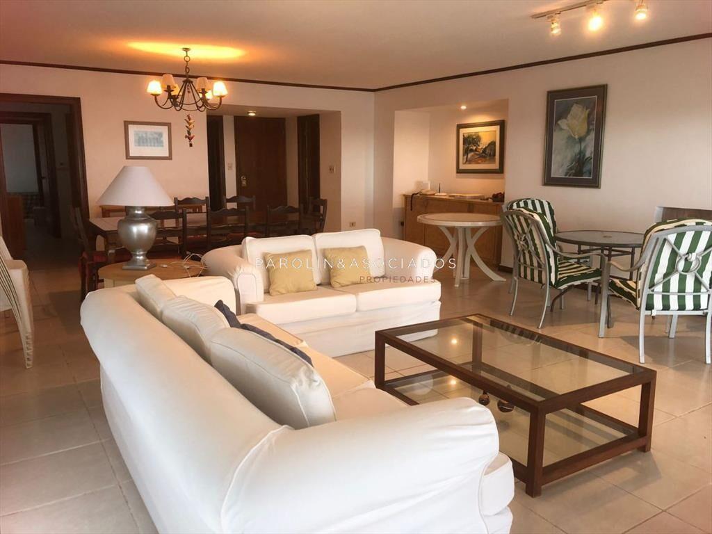 Hermoso apartamento de 3 dormitorios en venta al