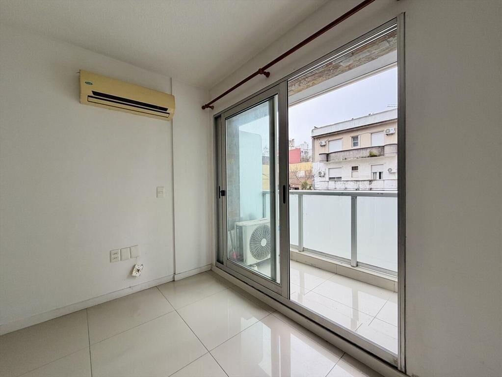 Alquiler monoambiente con terraza en Pocitos