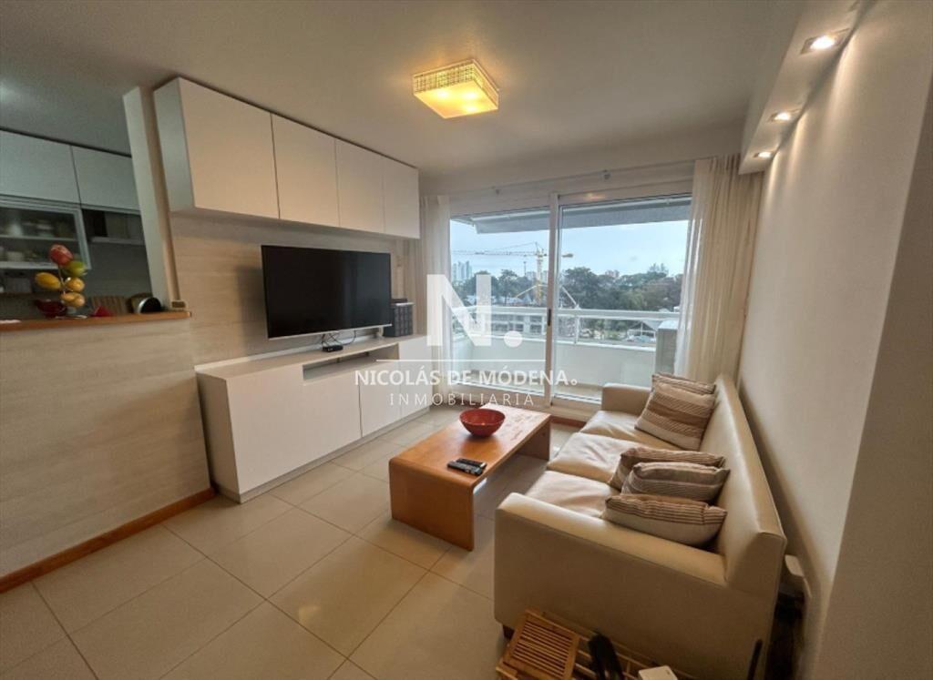 Vende apartamento en Punta del Este de 2 con su