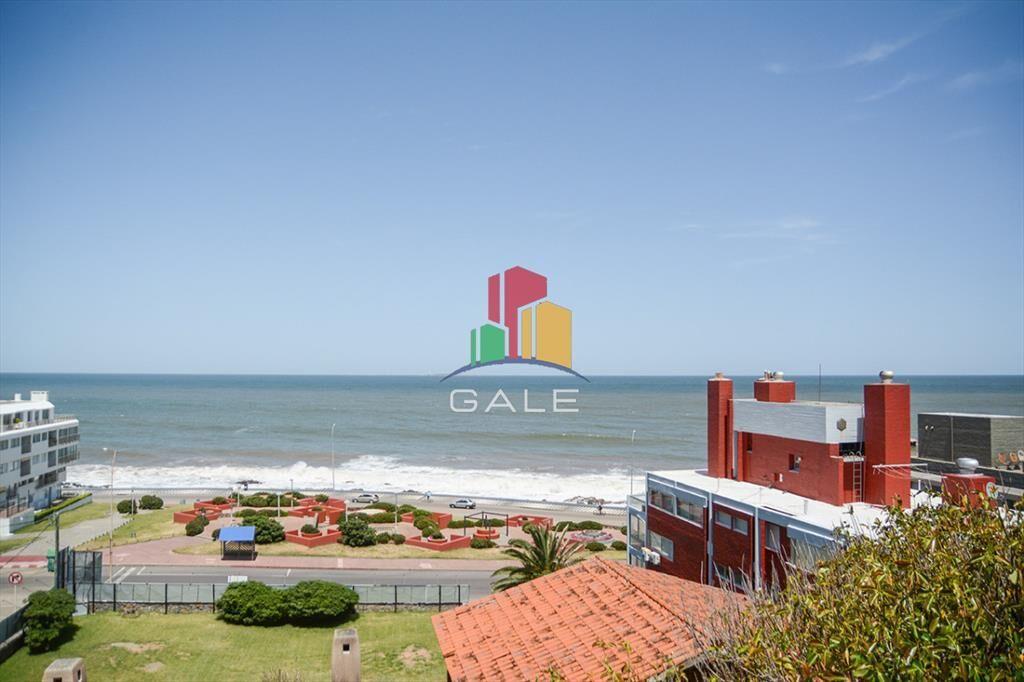 Departamento de 3 dormitorios con terraza con en