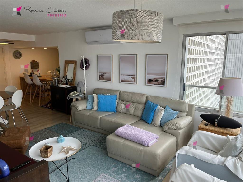 Departamento con vista al mar en Península, Punta del Este