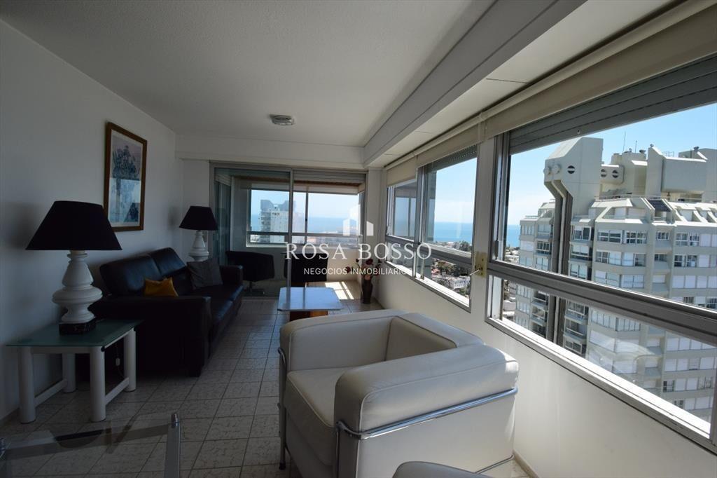 Apartamento en venta con vista al puerto