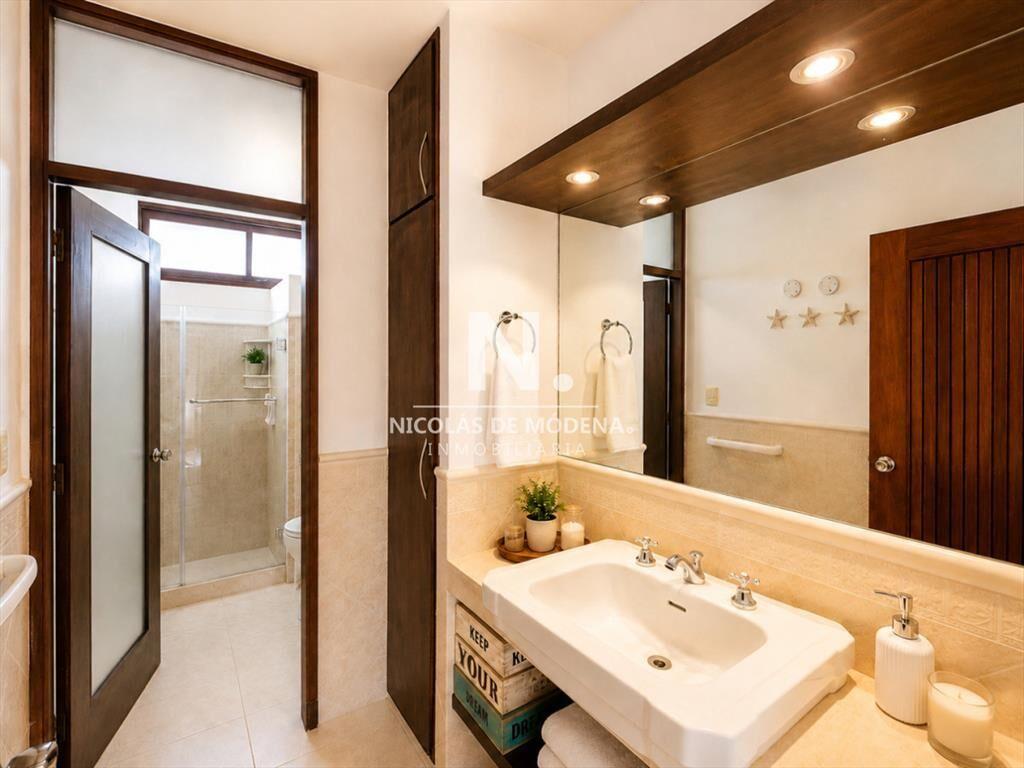 En venta chalet de 4 dormitorios en Playa Mansa,