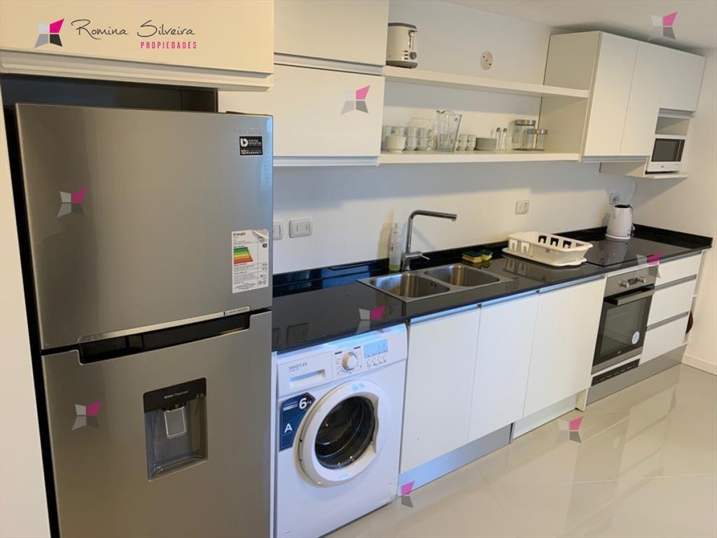 Apartamento en venta Playa Mansa 3 dormitorios