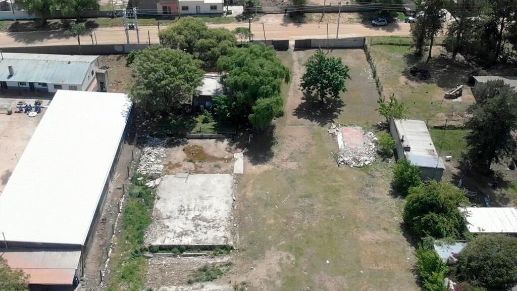 Alquiler gran predio con casa en Barros Blancos
