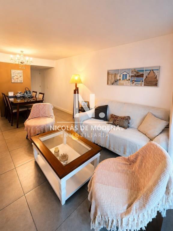 Vende apartamento de 1 dormitorio y medio en del