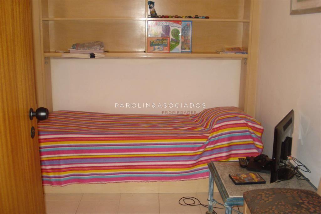 Apartamento en venta a pasos del mar en Punta del Este.