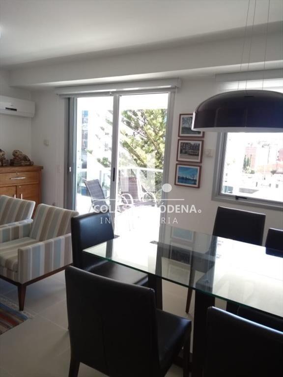 Vende apartamento de 2 dormitorios y medio, Punta