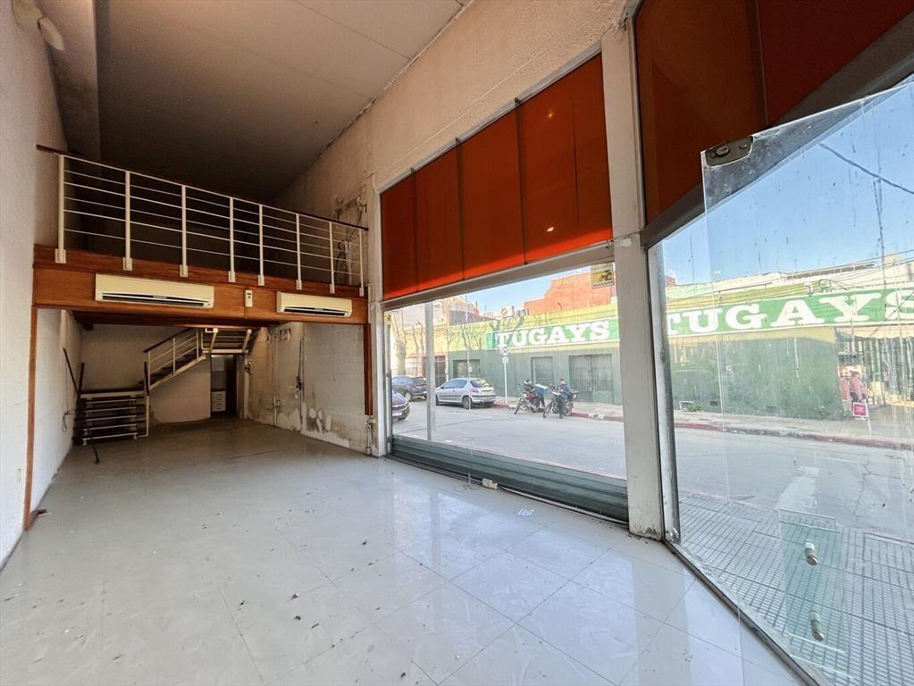 ALQUILER LOCAL ESQUINA COMERCIAL AGRACIADA Y PILAR COSTA PA