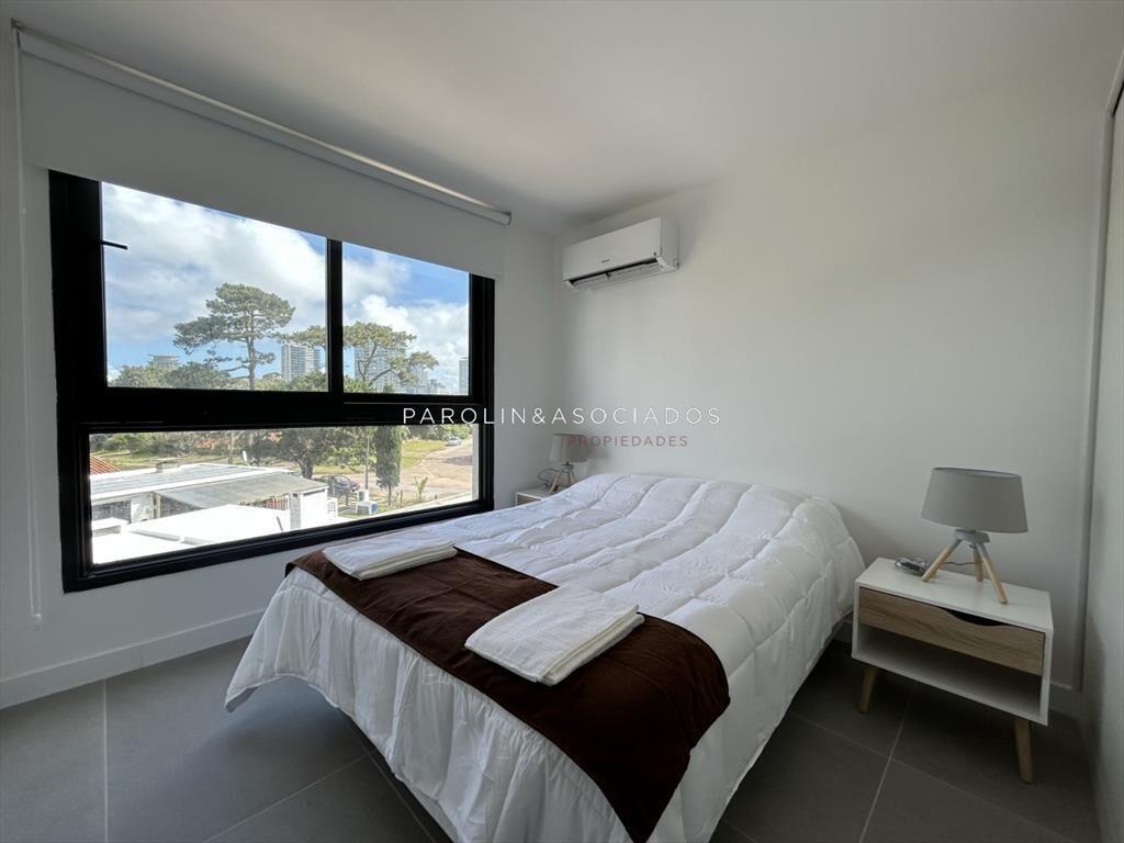 VENTA DE APARTAMENTO DE 2 DORMITORIOS Y 2 BAÑOS