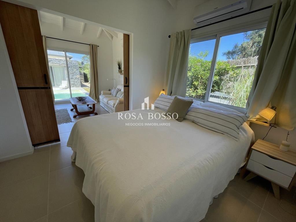 Casa en alquiler con piscina José Ignacio