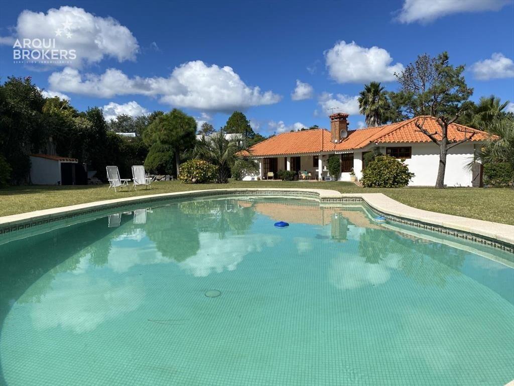 Casa de tres dormitorios en venta en Rincón del Indio