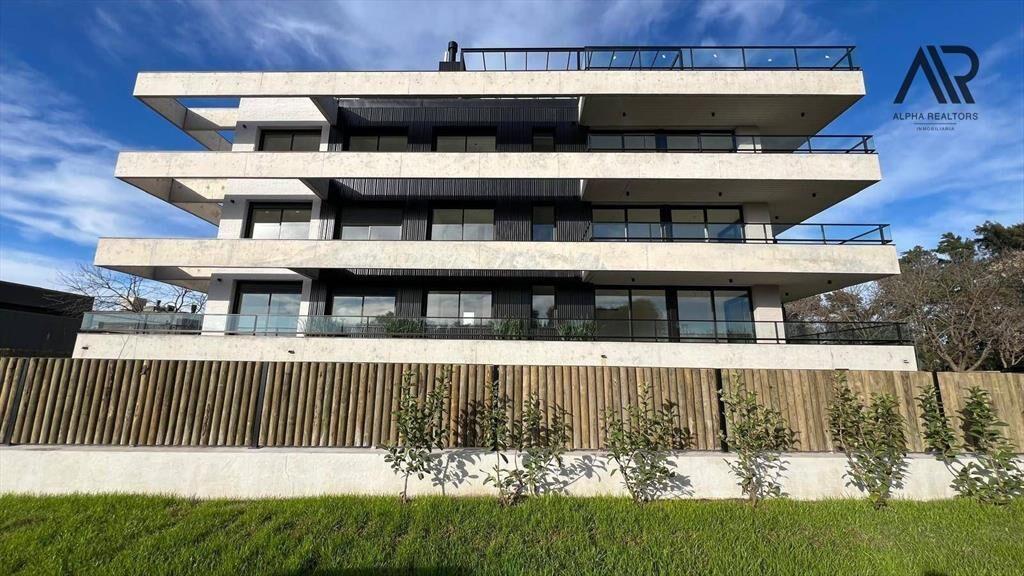 Apartamento en venta c/ cochera en Barrio Parques