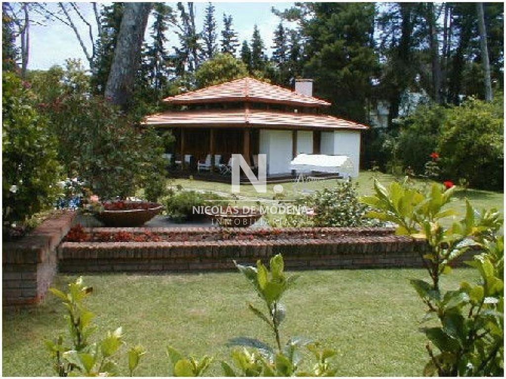 hermosa casa con muy buen parque escucha oferta y