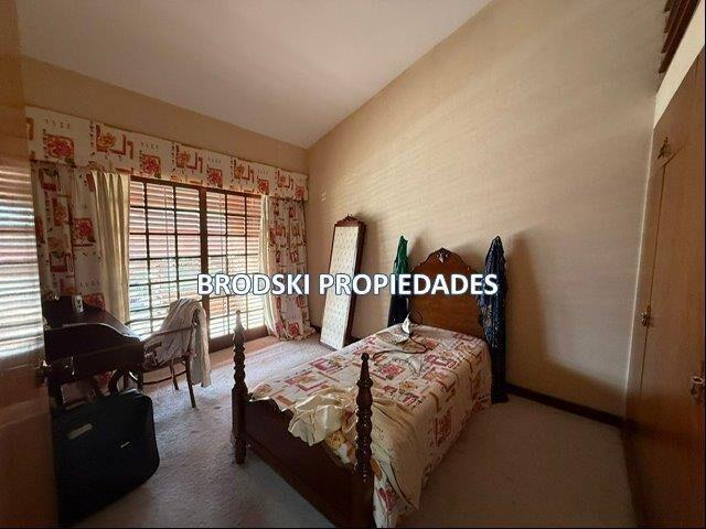 POCITOS NUEVO VENTA DE CASA 4 DORMITORIOS, ESTAR, JARDIN