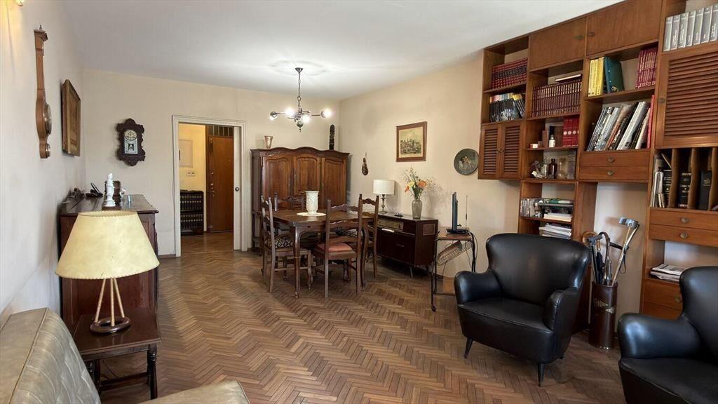 Si Vende apartamento 2 dormitorios servicio completo garaje