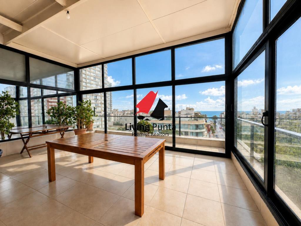 Departamento en Portofino con 2 garajes y hermosa vista al