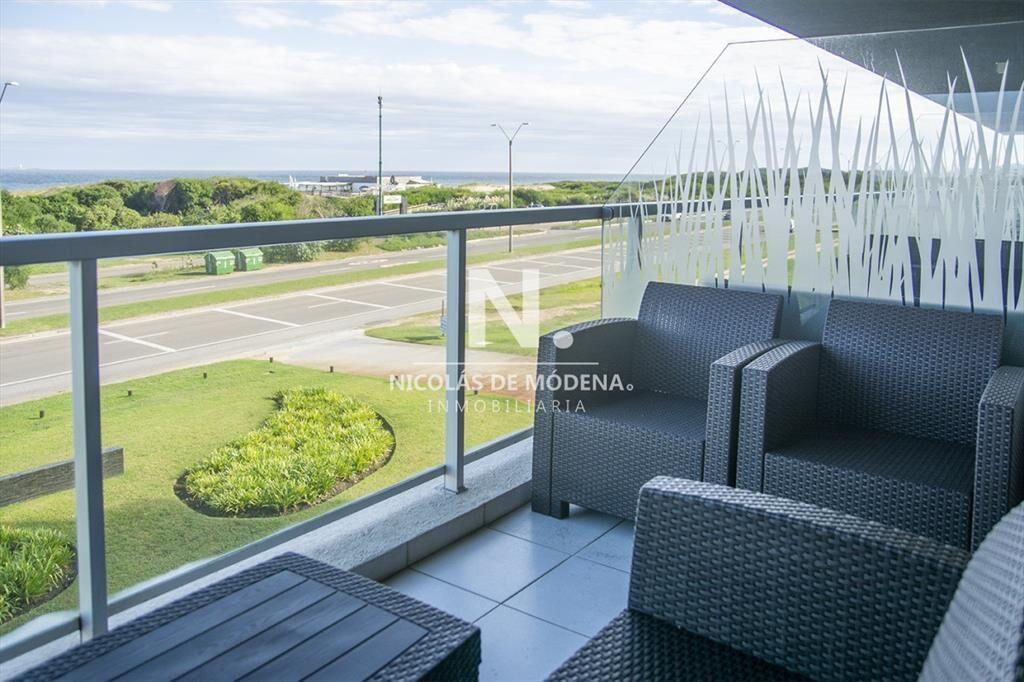 En venta apartamento de 3 Dormitorios en Punta a