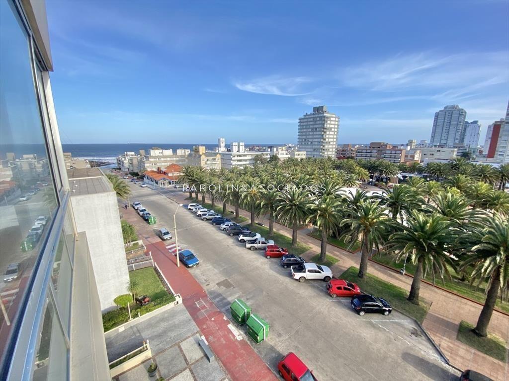 DEPARTAMENTO DE 3 DORMITORIOS EN PENINSULA, PUNTA DEL ESTE