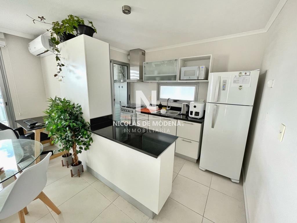 En alquiler de temporada, piso alto con amenities