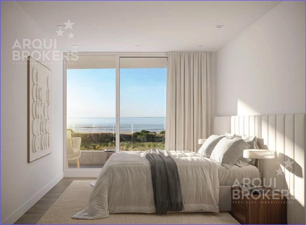 Apartamento de tres dormitorios en venta en Ciudad de la Co