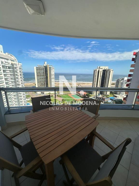 Divino apartamento de 3 dormitorios, alquiler!!