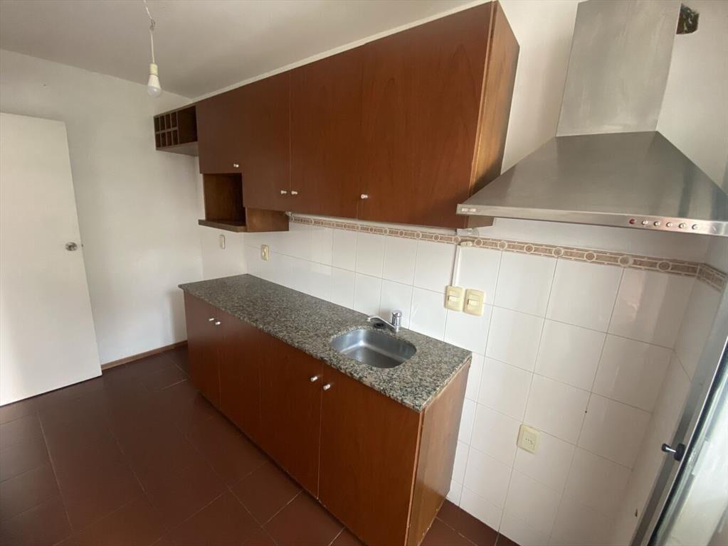Excelente apartamento, muy bien ubicado.