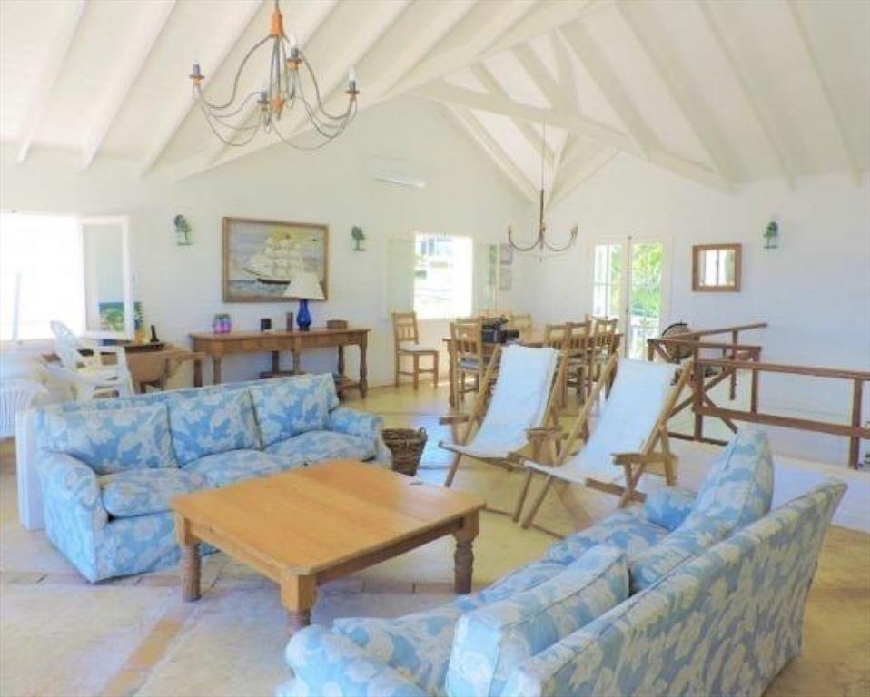 CASA EN VENTA DE 4 DORMITORIOS EN LA BARRA