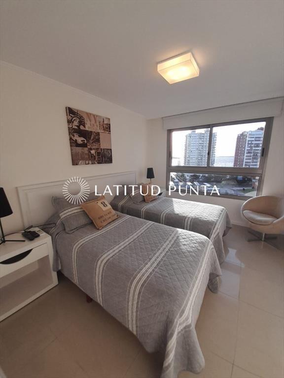 Apartamento en Imperiale, 3 dormitorios