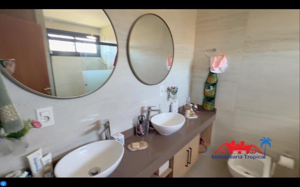 VENTA DE RESIDENCIA DE NIVEL PUNTA GORDA