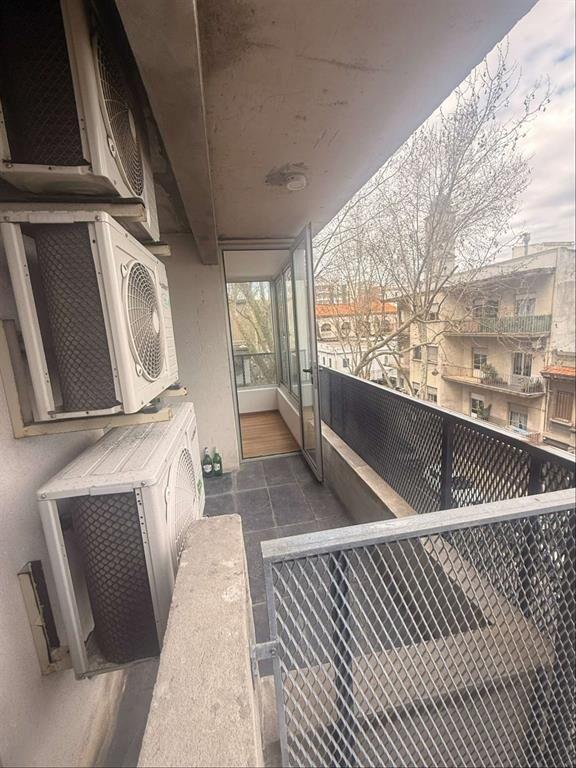 Apartamento en alquiler 2 dormitorios y balcón al frente, a