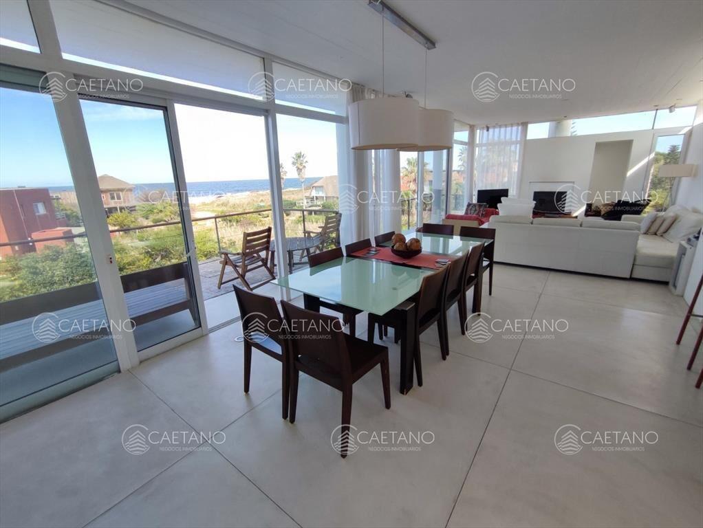 Alquiler de casa 3 dormitorios. Punta Piedras,