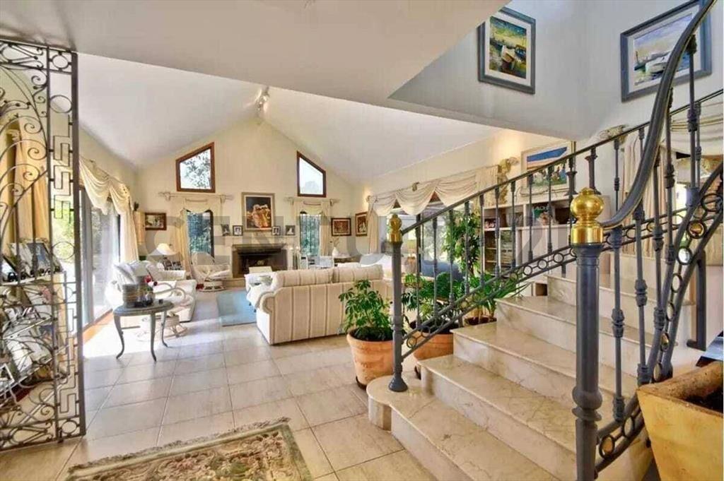 Casa Hermosa,7 Dorm y 8 baños, a Mtrs De La Playa,Garaje+...