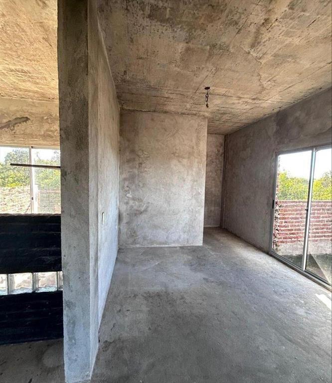 Terreno con construcción sin terminar en Santa Monica