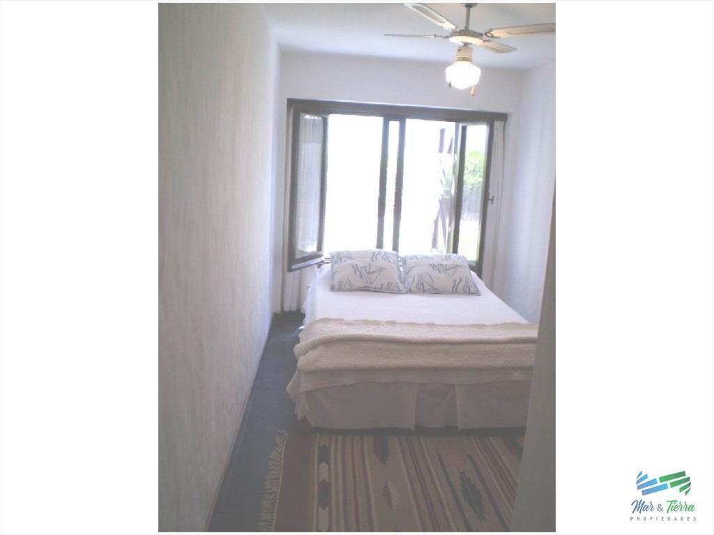 Apartamento de 3 dormitorios frente al mar en y