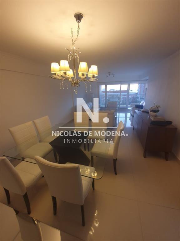 Gran departamento a pasos del mar, Punta del Este