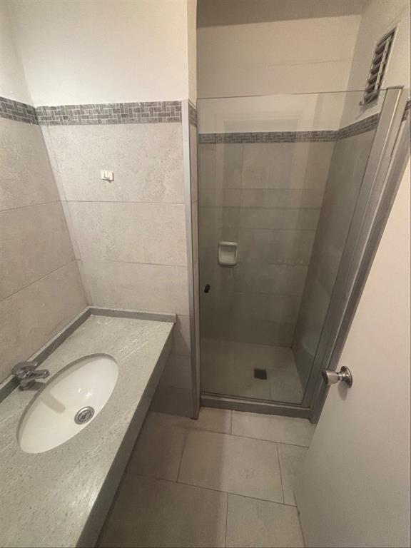 Alquiler de Apartamento sin muebles zona Montevideo Shopping