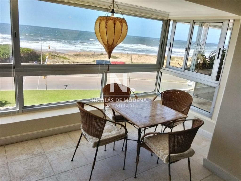 Exclusivo Apartamento Frente al Mar en Playa - de
